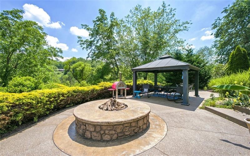 216 Locust Valley Road, Greensburg, 15601, 4 Bedrooms Bedrooms, ,2.1 BathroomsBathrooms,Residential,For Sale,Locust Valley Road,1690125