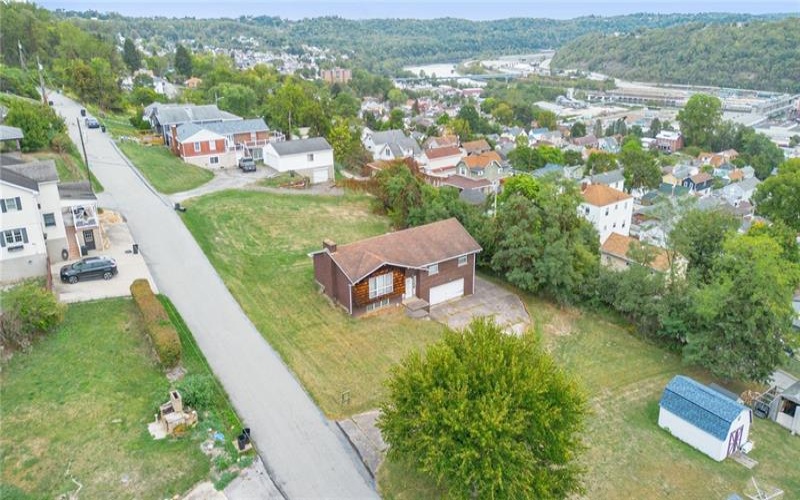 26 PETRAK STREET, Charleroi, 15022, 3 Bedrooms Bedrooms, 9 Rooms Rooms,2.1 BathroomsBathrooms,Residential,For Sale,PETRAK STREET,1678054