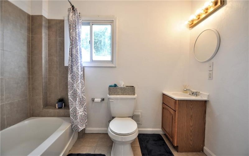 120 Lowell St, Vandergrift, 15690, 2 Bedrooms Bedrooms, ,1 BathroomBathrooms,Residential,For Sale,Lowell St,1690204