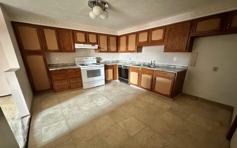 103 Woodstone Ln, New Kensington, 15068, 2 Bedrooms Bedrooms, ,1.1 BathroomsBathrooms,Residential,For Sale,Woodstone Ln,1690214