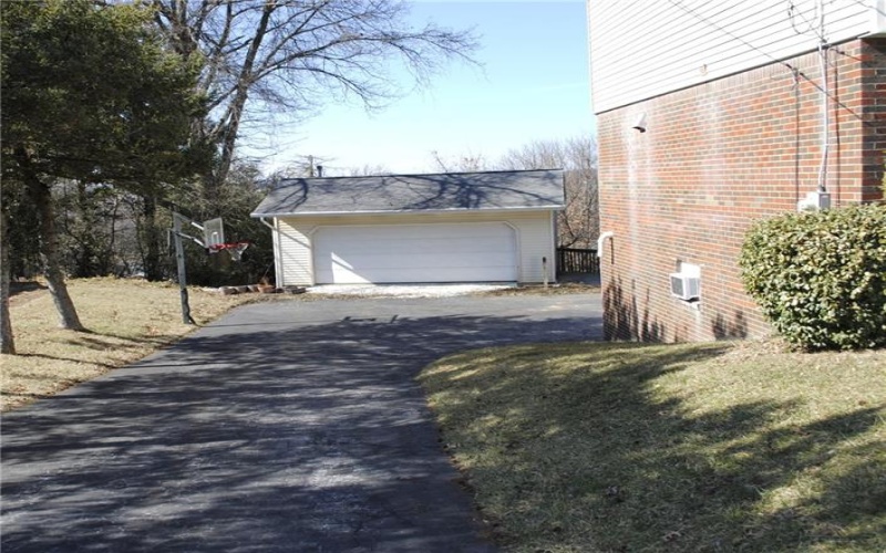 552 Hemlock Street, Greensburg, 15601, 4 Bedrooms Bedrooms, 9 Rooms Rooms,2.1 BathroomsBathrooms,Residential,For Sale,Hemlock Street,1690280