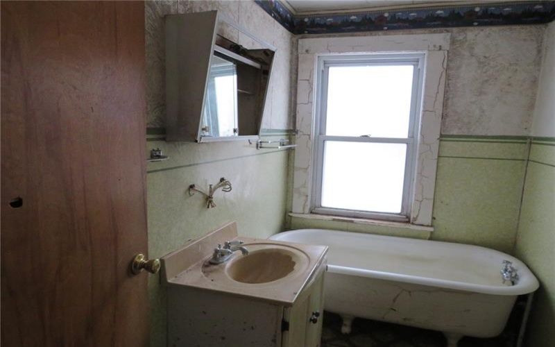 8 Ziskind Rd, Fredericktown, 15333, ,Multi-unit,For Sale,Ziskind Rd,1690404