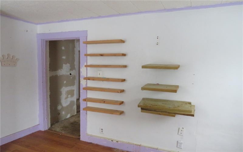 8 Ziskind Rd, Fredericktown, 15333, ,Multi-unit,For Sale,Ziskind Rd,1690404