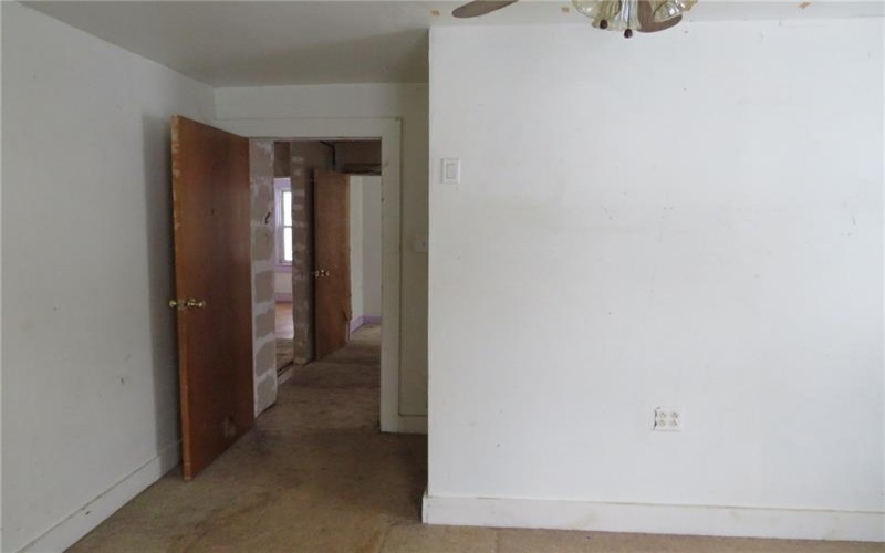 8 Ziskind Rd, Fredericktown, 15333, ,Multi-unit,For Sale,Ziskind Rd,1690404