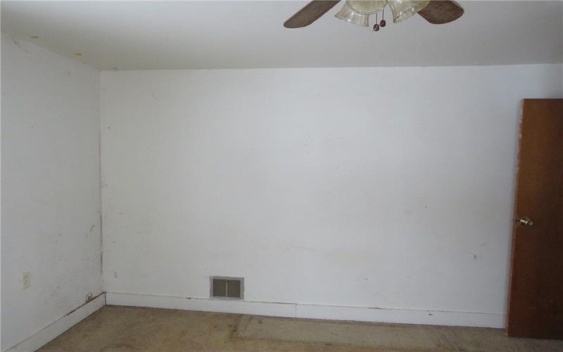 8 Ziskind Rd, Fredericktown, 15333, ,Multi-unit,For Sale,Ziskind Rd,1690404