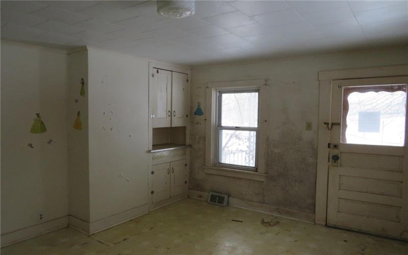 8 Ziskind Rd, Fredericktown, 15333, ,Multi-unit,For Sale,Ziskind Rd,1690404