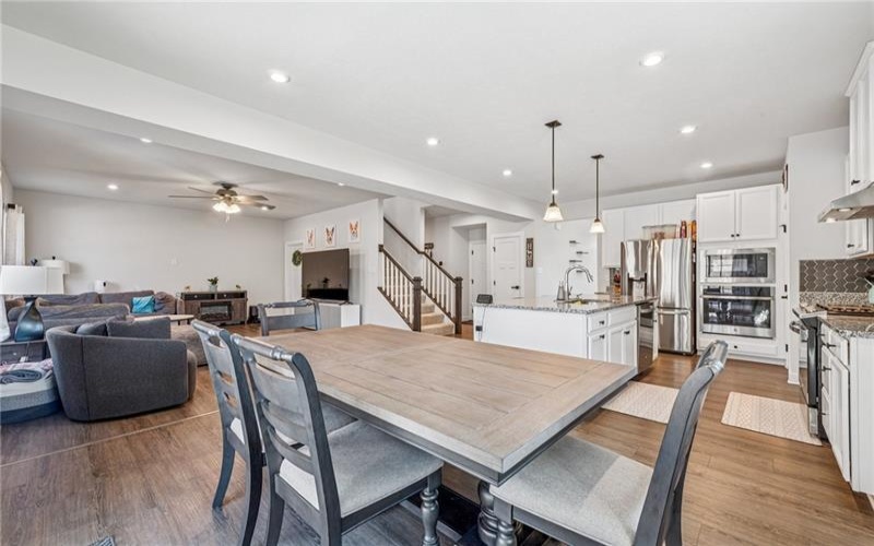 334 Crossing Dr, Eighty Four, 15330, 4 Bedrooms Bedrooms, 8 Rooms Rooms,3.1 BathroomsBathrooms,Residential,For Sale,Crossing Dr,1690227