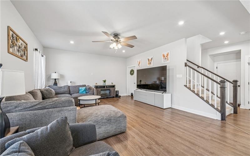 334 Crossing Dr, Eighty Four, 15330, 4 Bedrooms Bedrooms, 8 Rooms Rooms,3.1 BathroomsBathrooms,Residential,For Sale,Crossing Dr,1690227