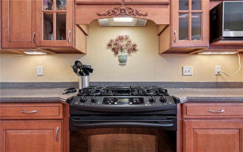 1012 Country Club Dr, Jeannette, 15644, 4 Bedrooms Bedrooms, 13 Rooms Rooms,3.1 BathroomsBathrooms,Residential,For Sale,Country Club Dr,1690399