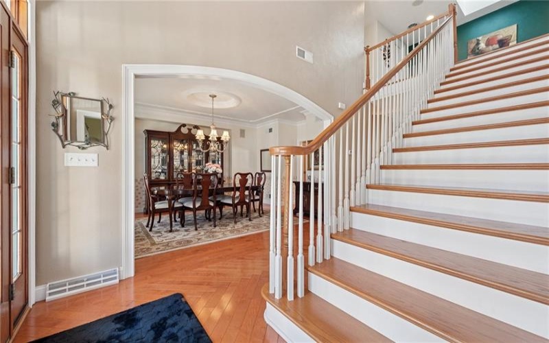 1012 Country Club Dr, Jeannette, 15644, 4 Bedrooms Bedrooms, 13 Rooms Rooms,3.1 BathroomsBathrooms,Residential,For Sale,Country Club Dr,1690399