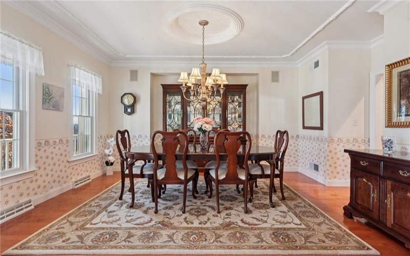 1012 Country Club Dr, Jeannette, 15644, 4 Bedrooms Bedrooms, 13 Rooms Rooms,3.1 BathroomsBathrooms,Residential,For Sale,Country Club Dr,1690399