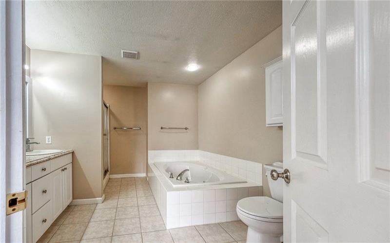 127 Fairway Landings Dr, Canonsburg, 15317, 2 Bedrooms Bedrooms, 8 Rooms Rooms,2.2 BathroomsBathrooms,Residential,For Sale,Fairway Landings Dr,1690495