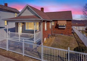 212 Oakland Ave, Charleroi, 15022, 2 Bedrooms Bedrooms, ,2 BathroomsBathrooms,Residential,For Sale,Oakland Ave,1690507