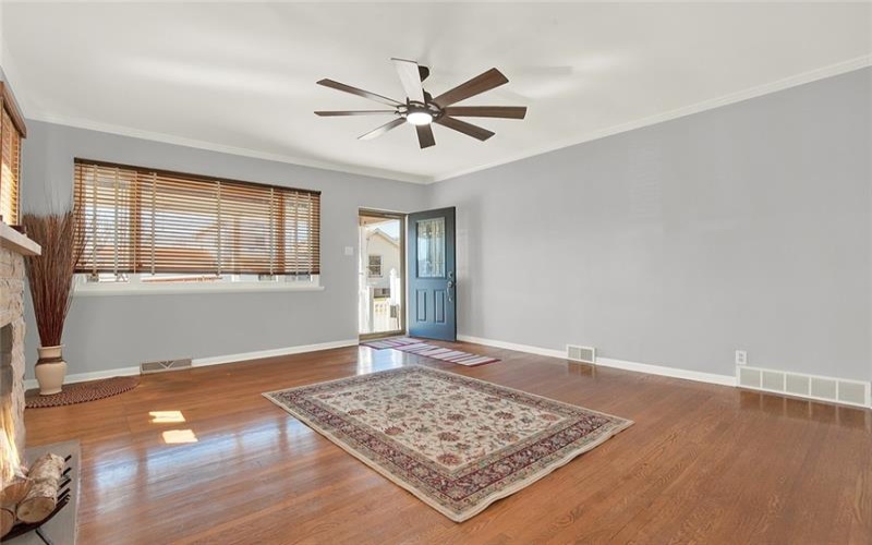 212 Oakland Ave, Charleroi, 15022, 2 Bedrooms Bedrooms, ,2 BathroomsBathrooms,Residential,For Sale,Oakland Ave,1690507
