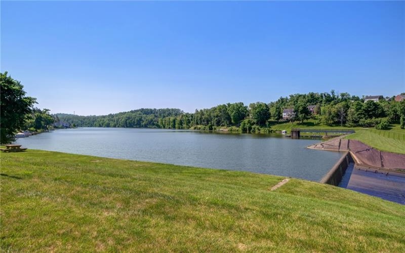 1054 Lakeside Dr., McDonald, 15057, 3 Bedrooms Bedrooms, 9 Rooms Rooms,2 BathroomsBathrooms,Residential,For Sale,Lakeside Dr.,1690656