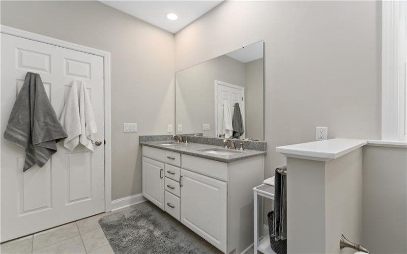 232 Liberty Blvd, Canonsburg, 15317, 2 Bedrooms Bedrooms, 5 Rooms Rooms,2 BathroomsBathrooms,Residential,For Sale,Liberty Blvd,1690537