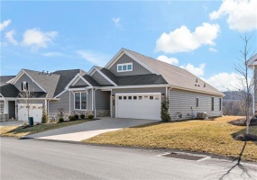 232 Liberty Blvd, Canonsburg, 15317, 2 Bedrooms Bedrooms, 5 Rooms Rooms,2 BathroomsBathrooms,Residential,For Sale,Liberty Blvd,1690537
