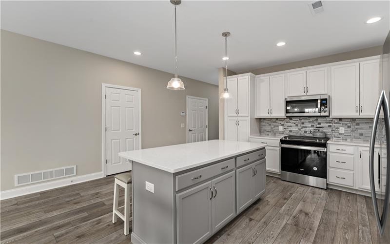 232 Liberty Blvd, Canonsburg, 15317, 2 Bedrooms Bedrooms, 5 Rooms Rooms,2 BathroomsBathrooms,Residential,For Sale,Liberty Blvd,1690537