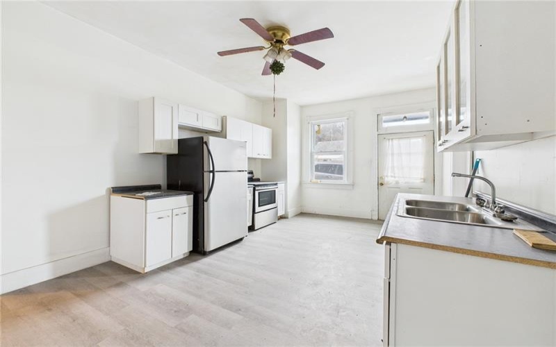 502 Liberty Ave, Charleroi, 15022, 5 Bedrooms Bedrooms, ,2.1 BathroomsBathrooms,Residential,For Sale,Liberty Ave,1690606