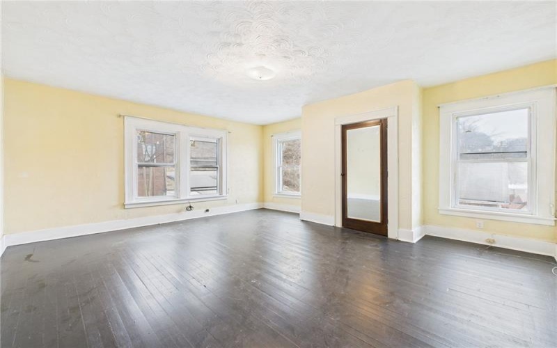 502 Liberty Ave, Charleroi, 15022, 5 Bedrooms Bedrooms, ,2.1 BathroomsBathrooms,Residential,For Sale,Liberty Ave,1690606
