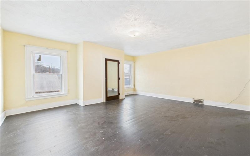 502 Liberty Ave, Charleroi, 15022, 5 Bedrooms Bedrooms, ,2.1 BathroomsBathrooms,Residential,For Sale,Liberty Ave,1690606