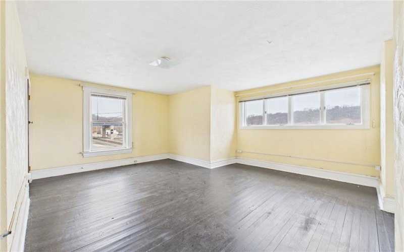 502 Liberty Ave, Charleroi, 15022, 5 Bedrooms Bedrooms, ,2.1 BathroomsBathrooms,Residential,For Sale,Liberty Ave,1690606