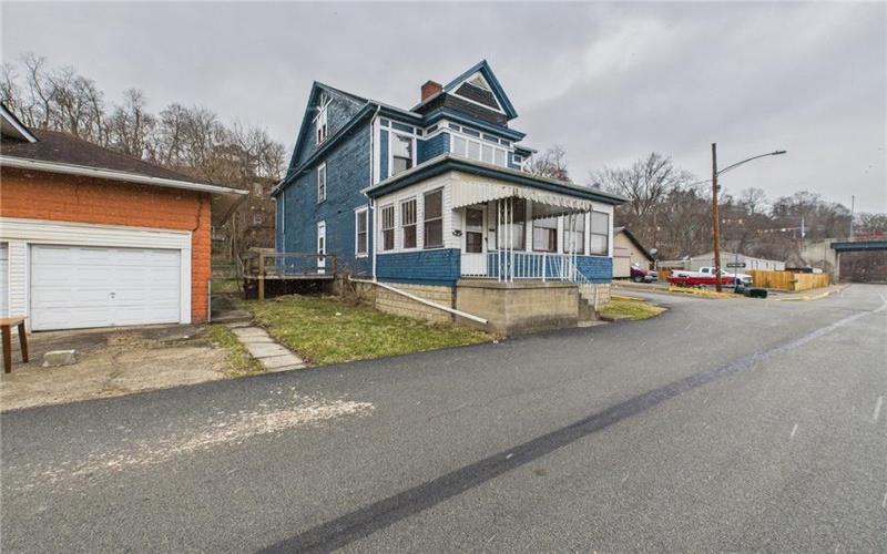 502 Liberty Ave, Charleroi, 15022, 5 Bedrooms Bedrooms, ,2.1 BathroomsBathrooms,Residential,For Sale,Liberty Ave,1690606