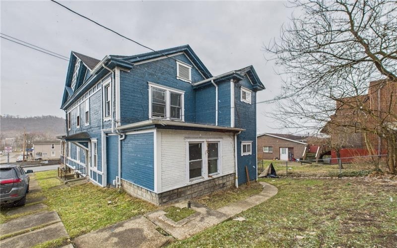 502 Liberty Ave, Charleroi, 15022, 5 Bedrooms Bedrooms, ,2.1 BathroomsBathrooms,Residential,For Sale,Liberty Ave,1690606