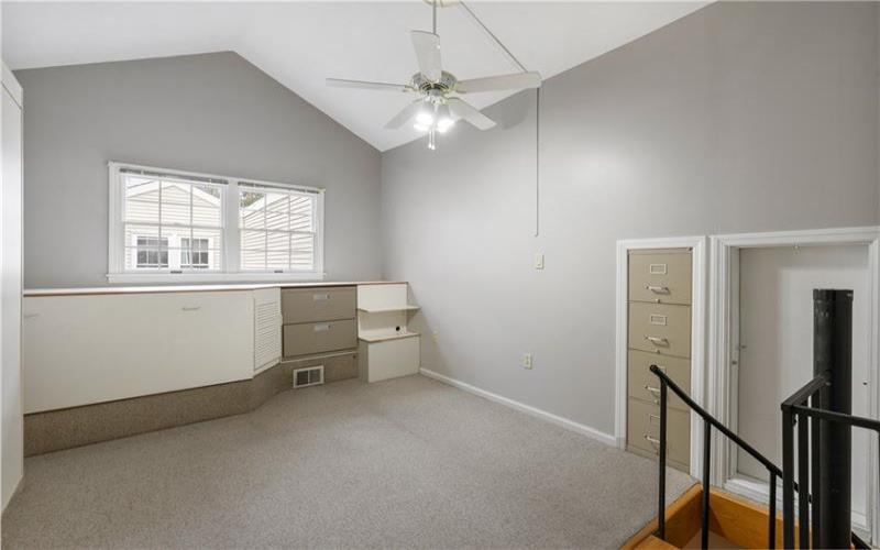 128 Roscommon PLace, Canonsburg, 15317, 3 Bedrooms Bedrooms, 9 Rooms Rooms,2 BathroomsBathrooms,Residential,For Sale,Roscommon PLace,1690682