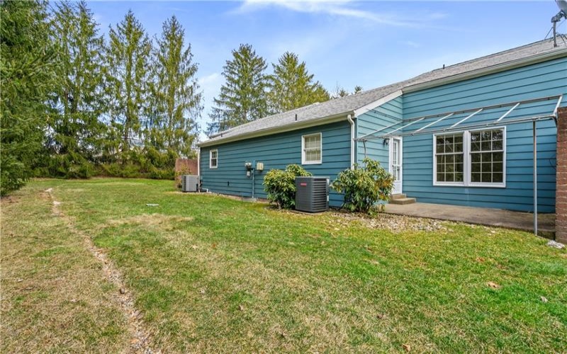 128 Roscommon PLace, Canonsburg, 15317, 3 Bedrooms Bedrooms, 9 Rooms Rooms,2 BathroomsBathrooms,Residential,For Sale,Roscommon PLace,1690682