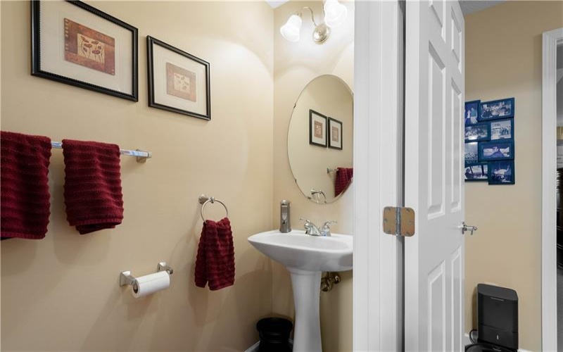 1045 Surrey Woods Dr, Canonsburg, 15317, 3 Bedrooms Bedrooms, 10 Rooms Rooms,2.1 BathroomsBathrooms,Residential,For Sale,Surrey Woods Dr,1690582