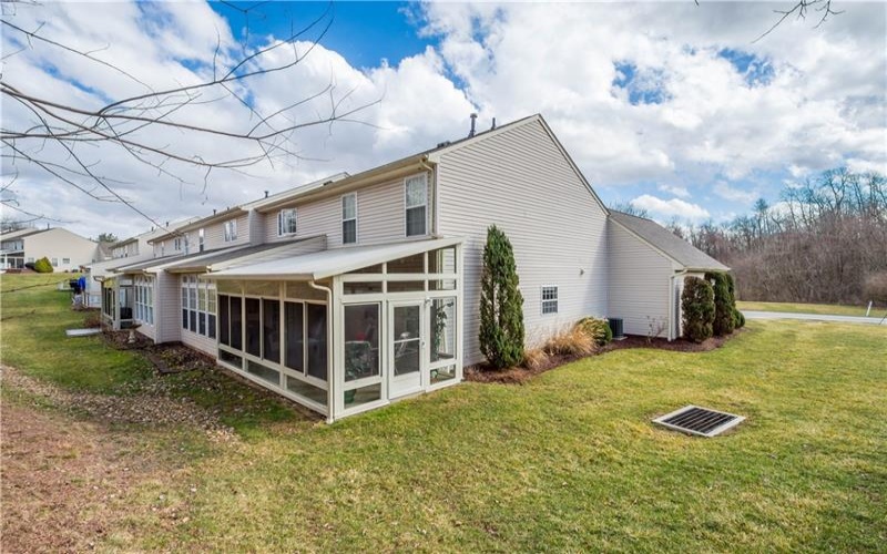 1045 Surrey Woods Dr, Canonsburg, 15317, 3 Bedrooms Bedrooms, 10 Rooms Rooms,2.1 BathroomsBathrooms,Residential,For Sale,Surrey Woods Dr,1690582
