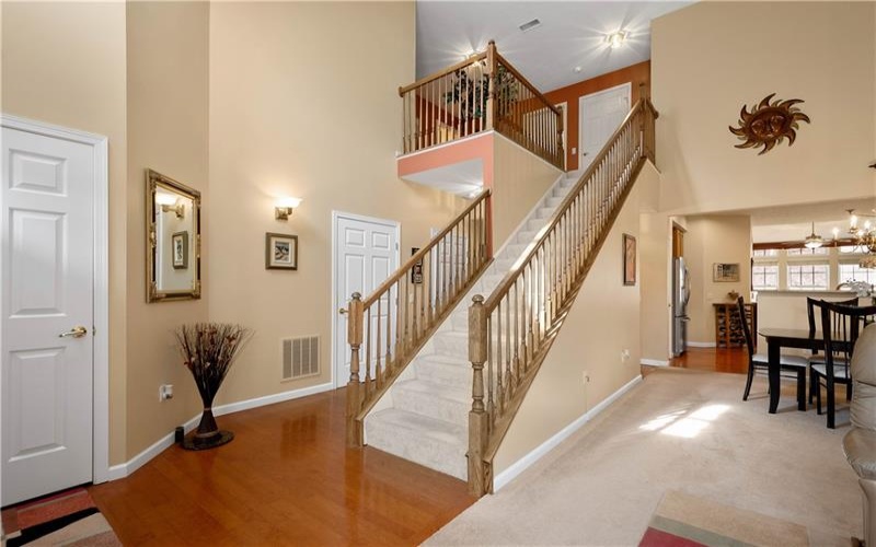 1045 Surrey Woods Dr, Canonsburg, 15317, 3 Bedrooms Bedrooms, 10 Rooms Rooms,2.1 BathroomsBathrooms,Residential,For Sale,Surrey Woods Dr,1690582