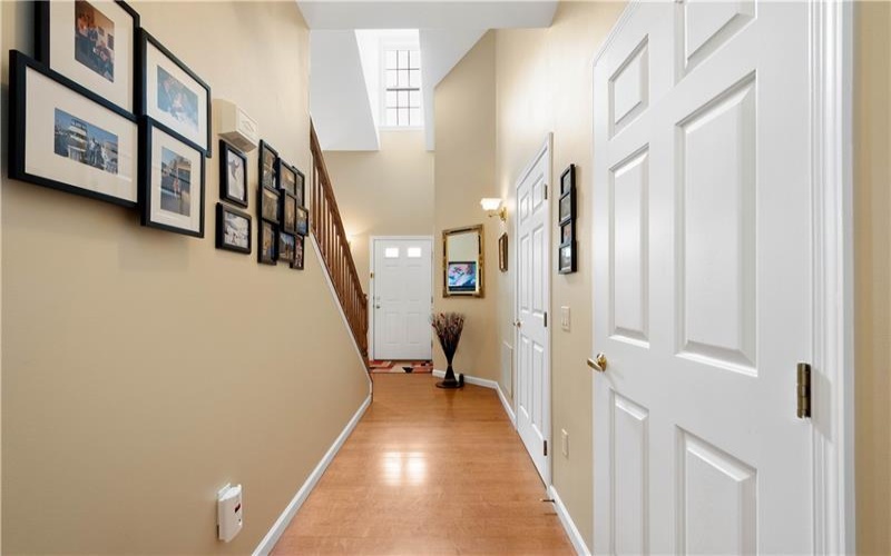1045 Surrey Woods Dr, Canonsburg, 15317, 3 Bedrooms Bedrooms, 10 Rooms Rooms,2.1 BathroomsBathrooms,Residential,For Sale,Surrey Woods Dr,1690582