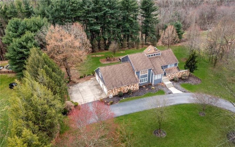 4400 Twin Oaks Drive, Murrysville, 15668, 5 Bedrooms Bedrooms, 14 Rooms Rooms,4.1 BathroomsBathrooms,Residential,For Sale,Twin Oaks Drive,1690934