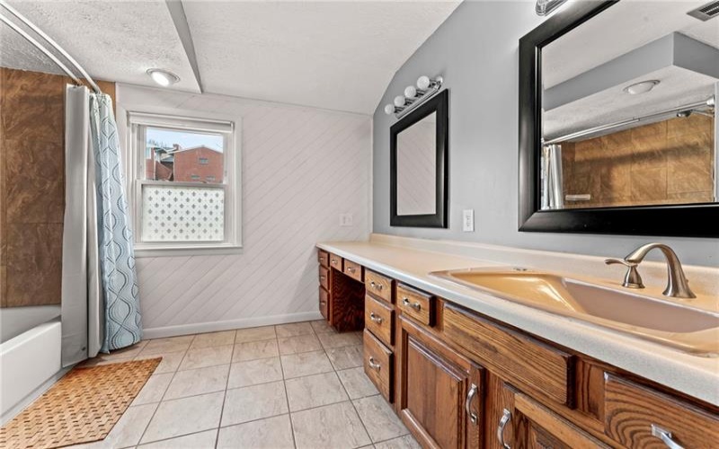 670 LeMoyne Avenue Ext, Washington, 15301, 4 Bedrooms Bedrooms, ,2.1 BathroomsBathrooms,Residential,For Sale,LeMoyne Avenue Ext,1690776