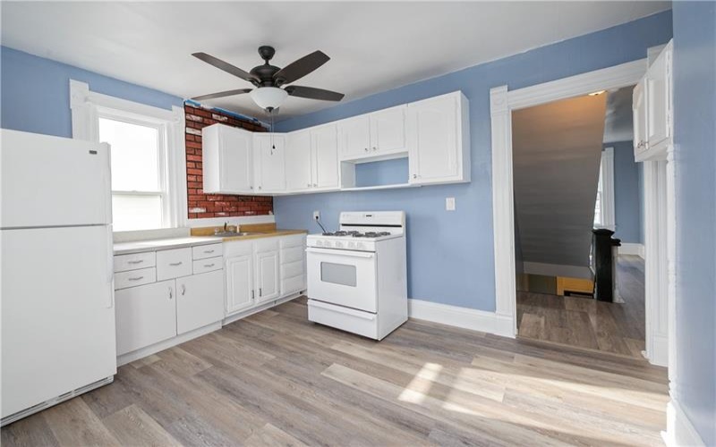 216 4th St, Youngwood, 15697, 4 Bedrooms Bedrooms, 11 Rooms Rooms,2.1 BathroomsBathrooms,Residential,For Sale,4th St,1690992