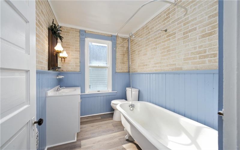 216 4th St, Youngwood, 15697, 4 Bedrooms Bedrooms, 11 Rooms Rooms,2.1 BathroomsBathrooms,Residential,For Sale,4th St,1690992