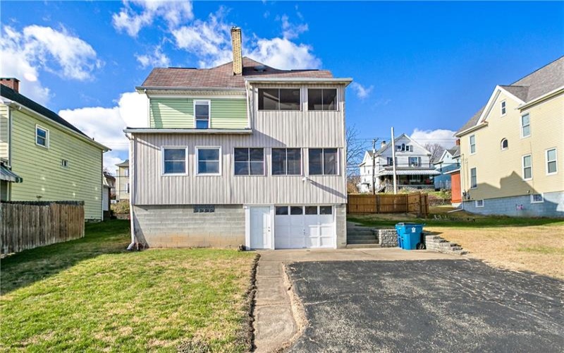 216 4th St, Youngwood, 15697, 4 Bedrooms Bedrooms, 11 Rooms Rooms,2.1 BathroomsBathrooms,Residential,For Sale,4th St,1690992