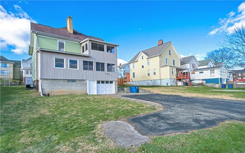 216 4th St, Youngwood, 15697, 4 Bedrooms Bedrooms, 11 Rooms Rooms,2.1 BathroomsBathrooms,Residential,For Sale,4th St,1690992