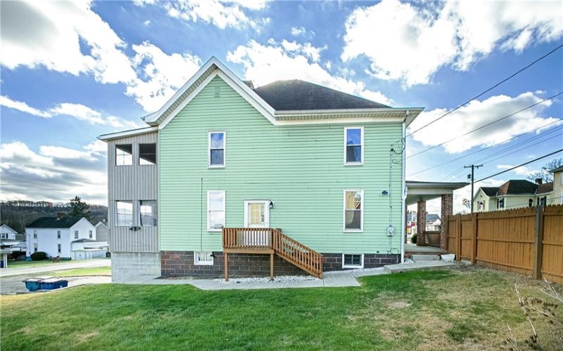 216 4th St, Youngwood, 15697, 4 Bedrooms Bedrooms, 11 Rooms Rooms,2.1 BathroomsBathrooms,Residential,For Sale,4th St,1690992
