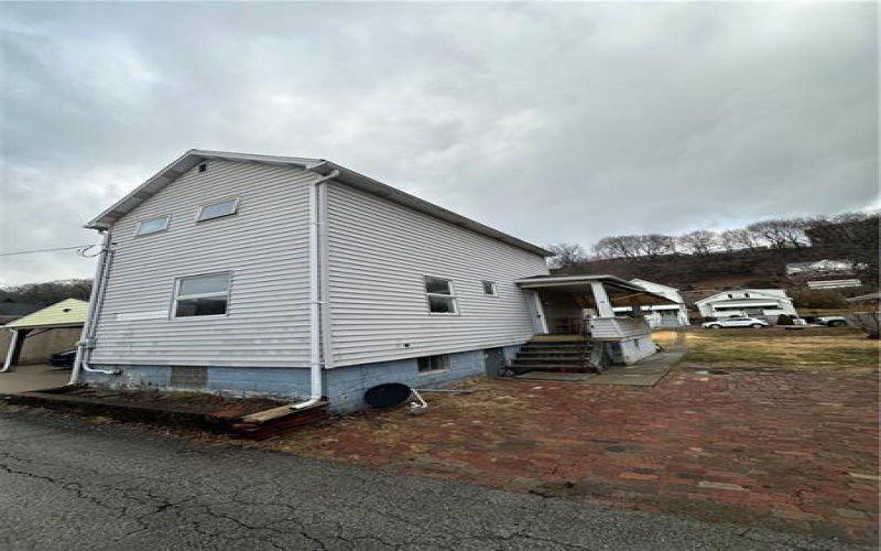 325 Quay Street, East Vandergrift, 15629, ,Multi-unit,For Sale,Quay Street,1690974