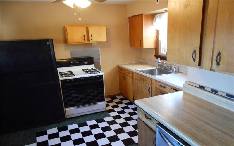516 Oneida St, Monessen, 15062, 2 Bedrooms Bedrooms, ,1 BathroomBathrooms,Lease,For Sale,Oneida St,1691026
