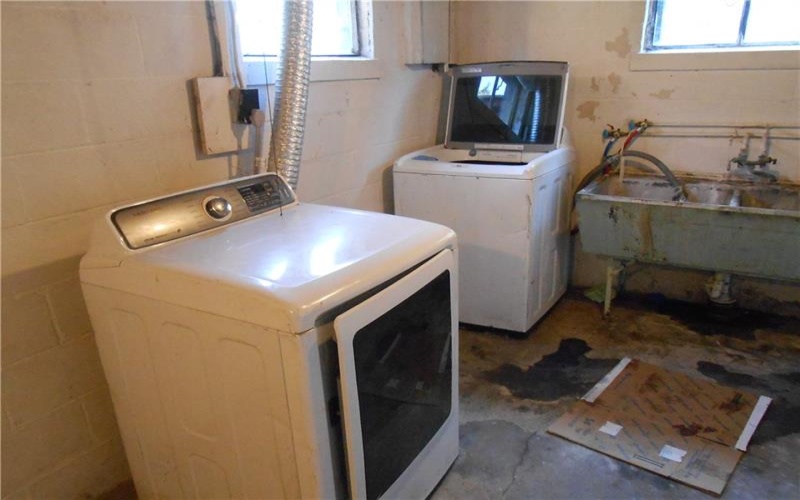 516 Oneida St, Monessen, 15062, 2 Bedrooms Bedrooms, ,1 BathroomBathrooms,Lease,For Sale,Oneida St,1691026