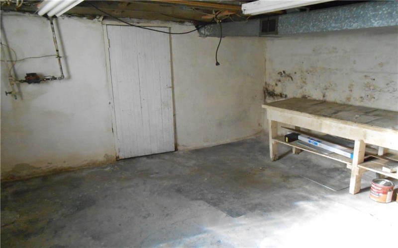 516 Oneida St, Monessen, 15062, 2 Bedrooms Bedrooms, ,1 BathroomBathrooms,Lease,For Sale,Oneida St,1691026