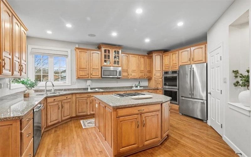 1011 Lakeside Drive, Mc Donald, 15057, 5 Bedrooms Bedrooms, 14 Rooms Rooms,4.1 BathroomsBathrooms,Residential,For Sale,Lakeside Drive,1691203