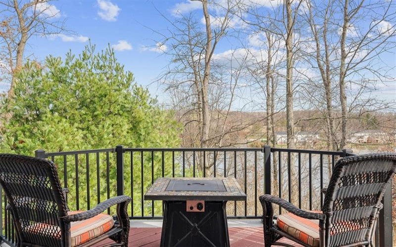 1011 Lakeside Drive, Mc Donald, 15057, 5 Bedrooms Bedrooms, 14 Rooms Rooms,4.1 BathroomsBathrooms,Residential,For Sale,Lakeside Drive,1691203