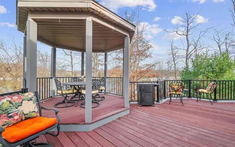 1011 Lakeside Drive, Mc Donald, 15057, 5 Bedrooms Bedrooms, 14 Rooms Rooms,4.1 BathroomsBathrooms,Residential,For Sale,Lakeside Drive,1691203