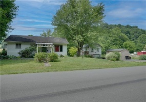 557 Toms Run, New Freeport, 15352, ,Multi-unit,For Sale,Toms Run,1691227