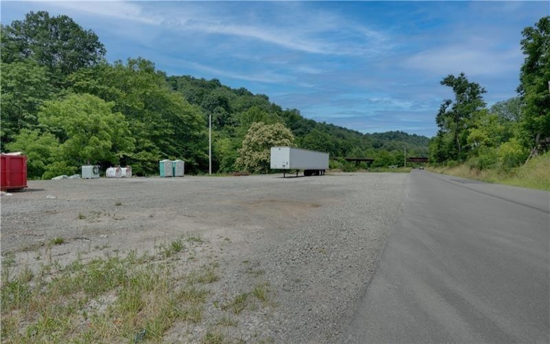 557 Toms Run, New Freeport, 15352, ,Multi-unit,For Sale,Toms Run,1691227